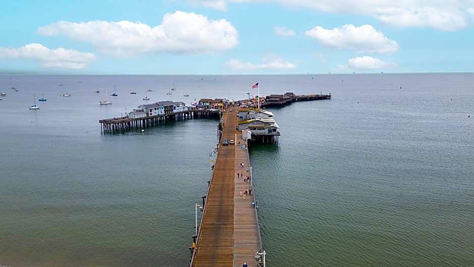 ITH Santa Barbara Beach Hostel