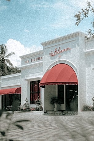 Van Bloemen 1881 Resort