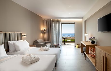 Superior Double or Twin Room Sea Front (2 Adults + 1 Child)