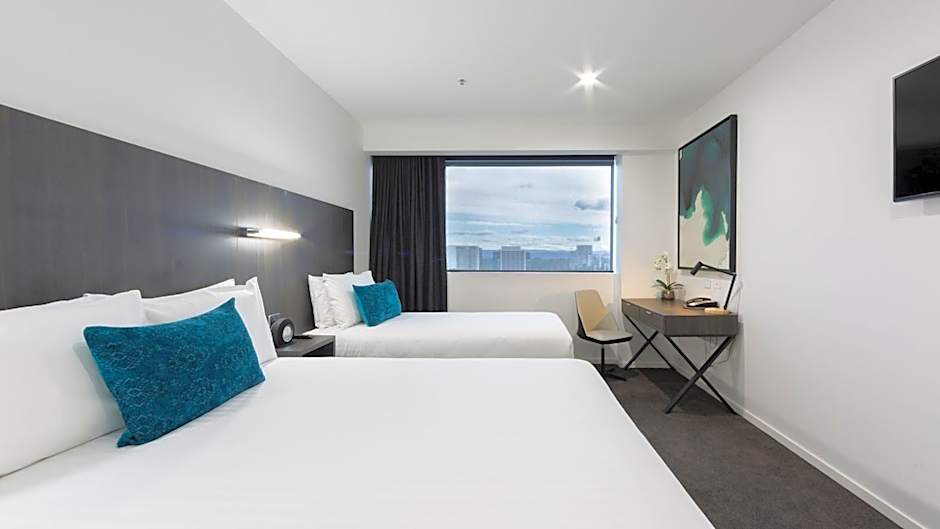 THE SEBEL CANBERRA CIVIC