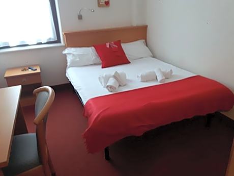 Large Single Room with French bed