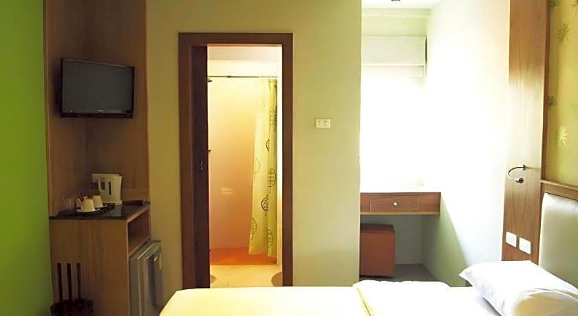 Phuket Ecozy Hotel