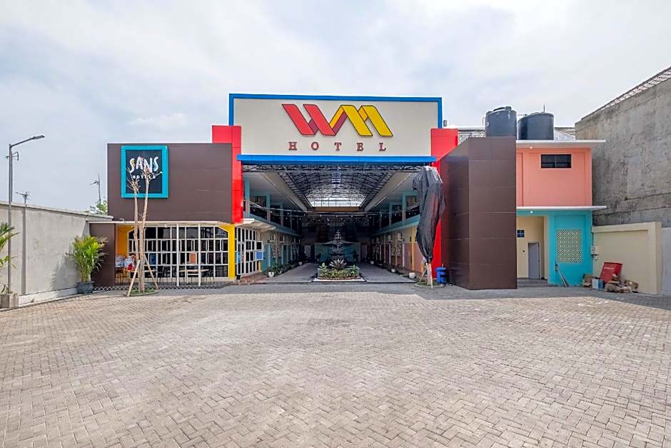 Sans WM Hotel Blitar