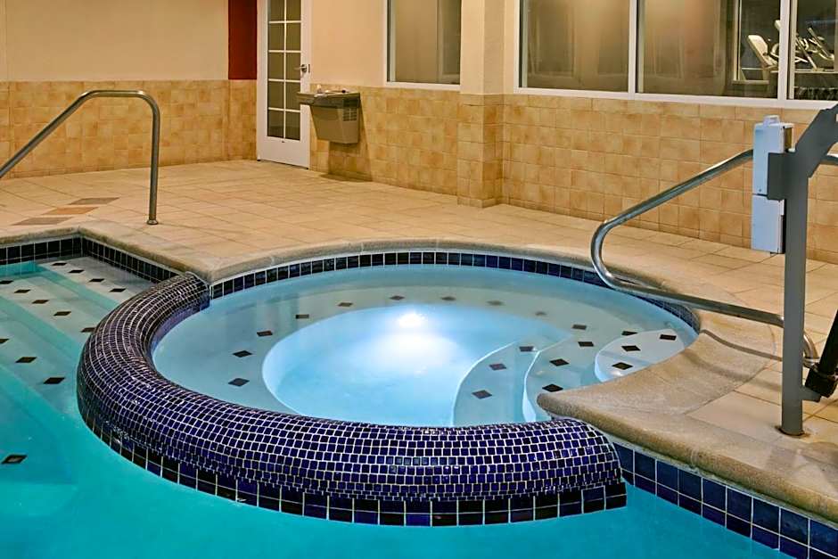 Holiday Inn Express Hotel & Suites Grand Rapids-North By IHG