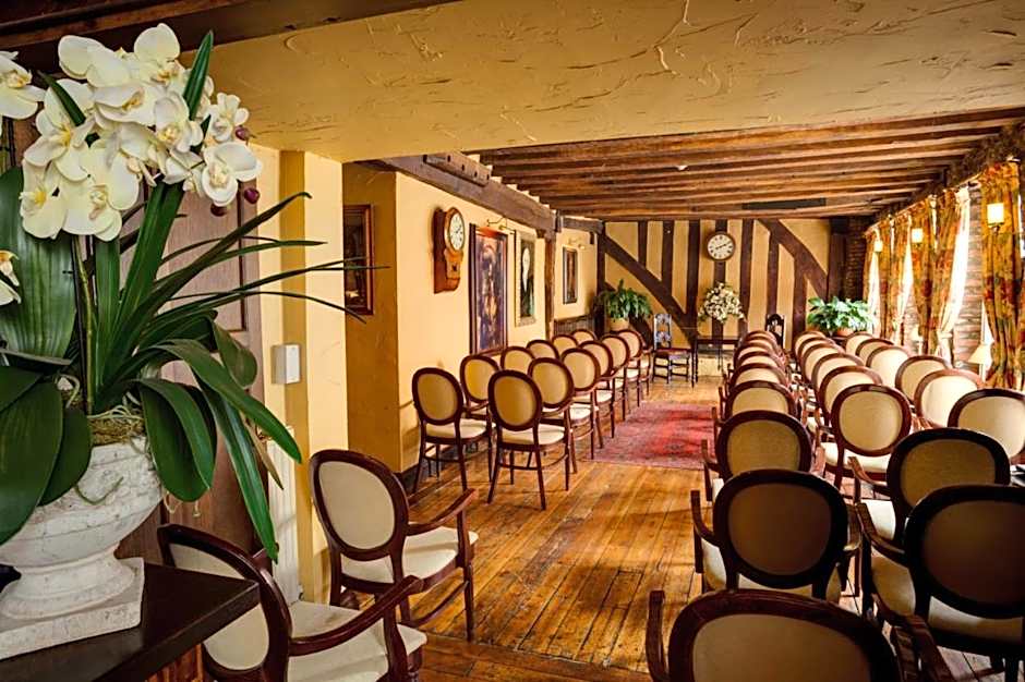 The Saracens Head Hotel