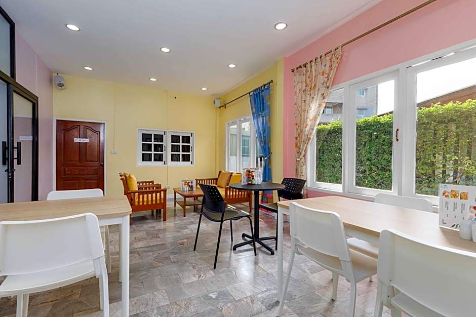 Charlie House Pinklao