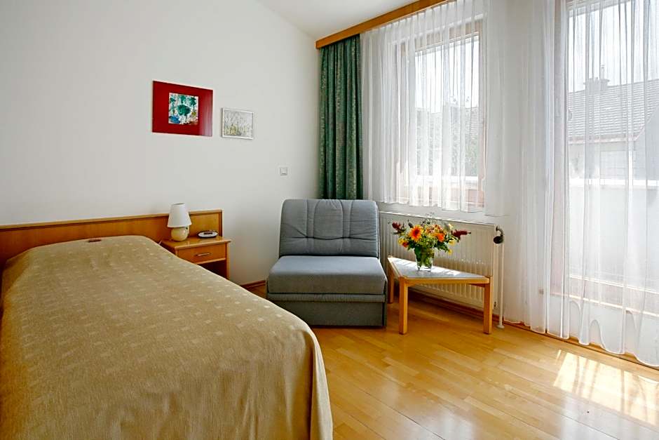 Am Spiegeln dialog.hotel.wien