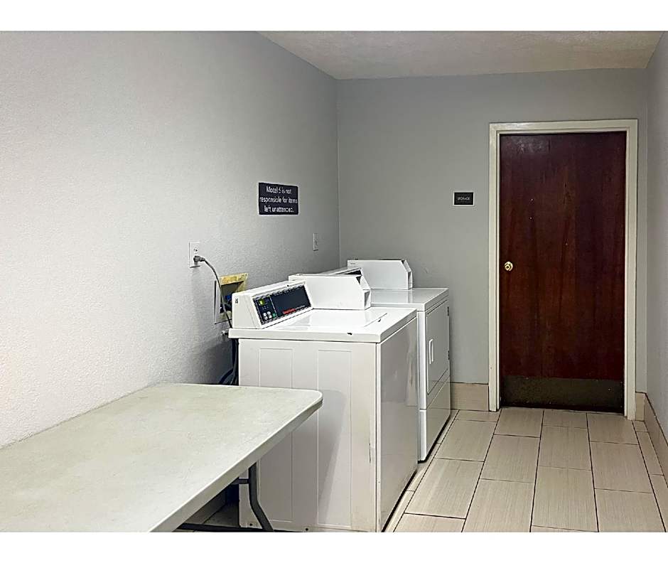 Motel 6 Canton, MS