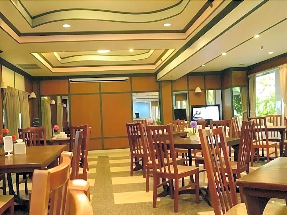 At Ayutthaya Hotel