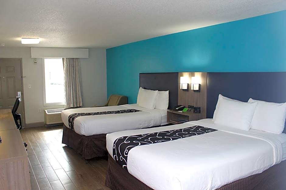 La Quinta Inn & Suites by Wyndham Oceanfront Daytona Beach