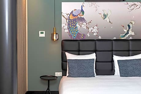 Room 413 "ADAM's Favorite"