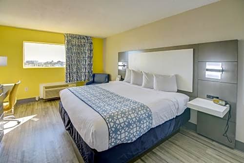 Emerald Coast Inn & Suites