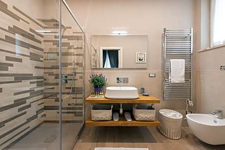 Deluxe Double Room with Shower