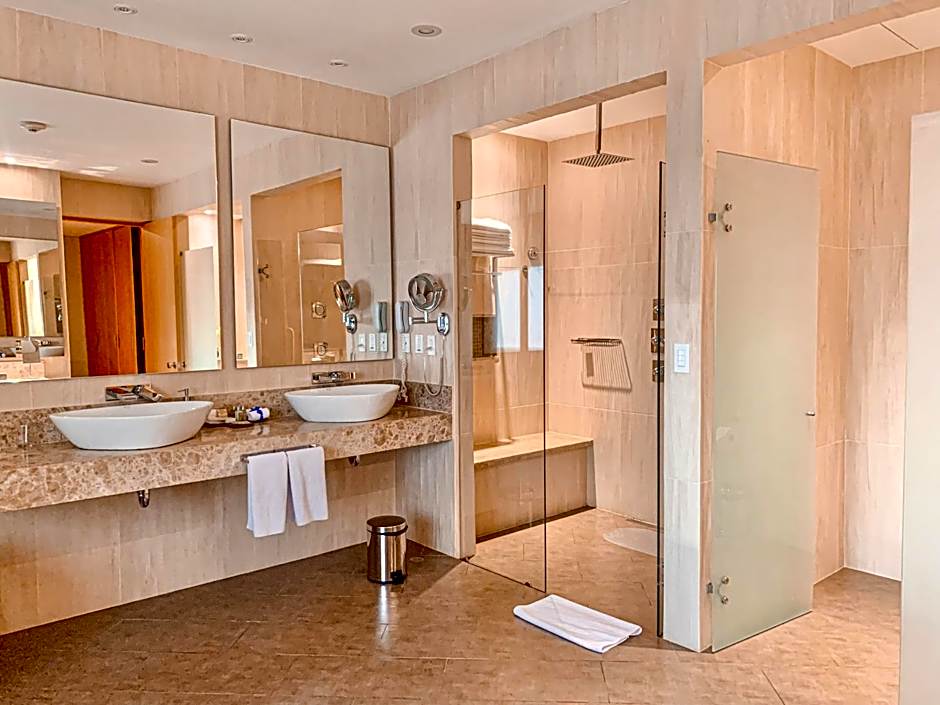 Hotel Dann Carlton Barranquilla y Centro de Convenciones