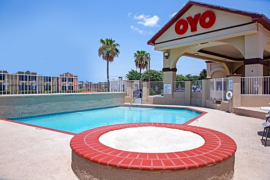 OYO Hotel McAllen Airport South - 1 mi from McAllen Medical Center