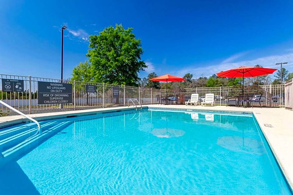 La Quinta Inn & Suites by Wyndham Augusta Near Fort Gordon
