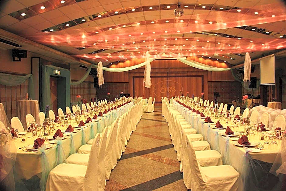 Hotel Emas
