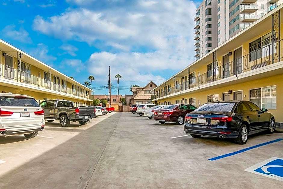 Inn at 50 - Long Beach Convention Center