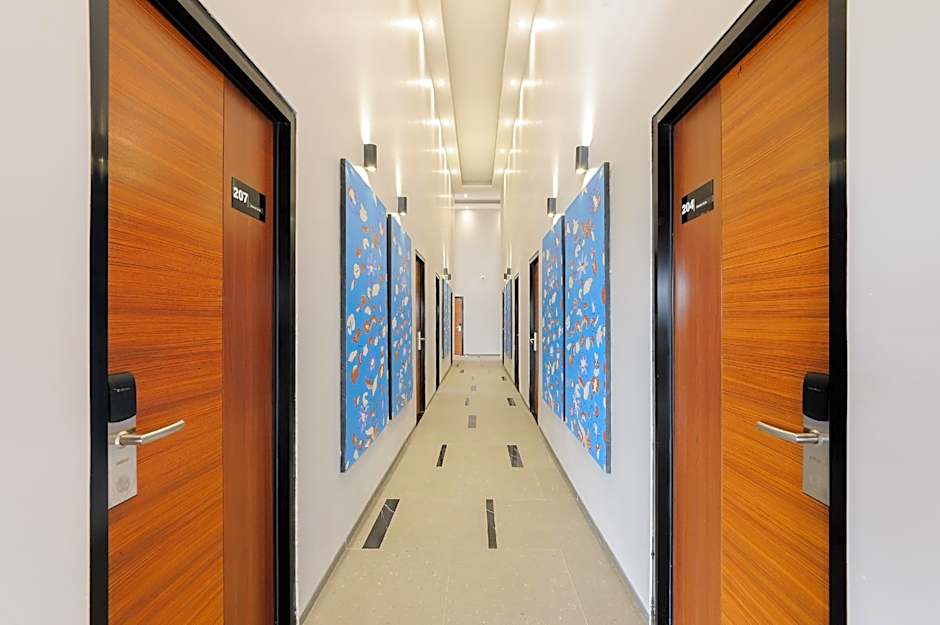 Urbanview Hotel Puri Indah