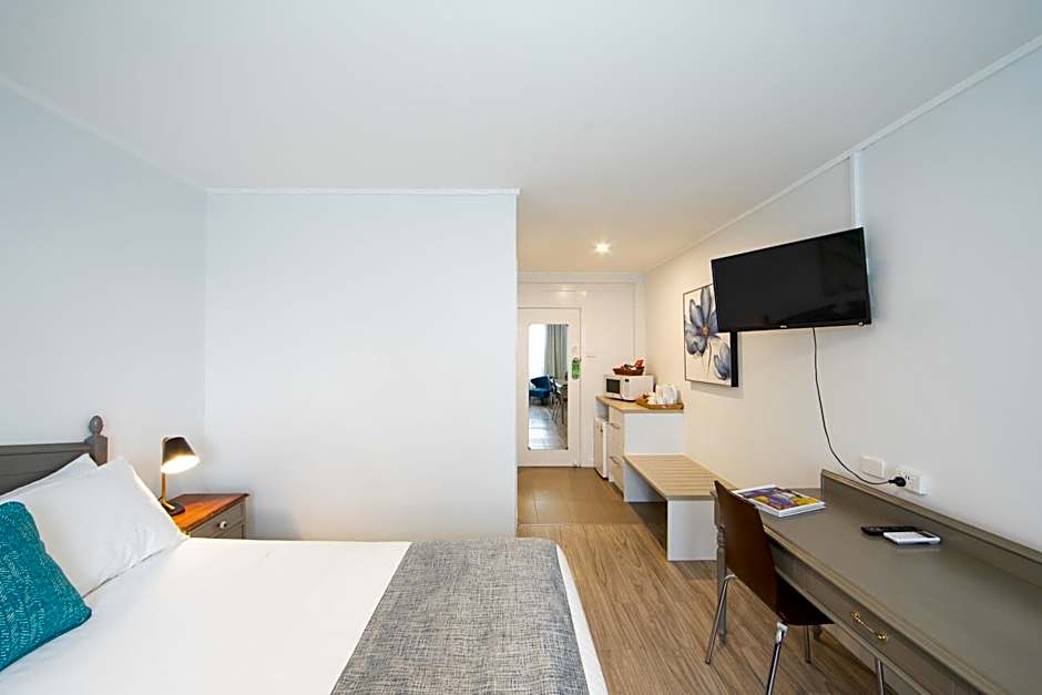 New England Motor Lodge