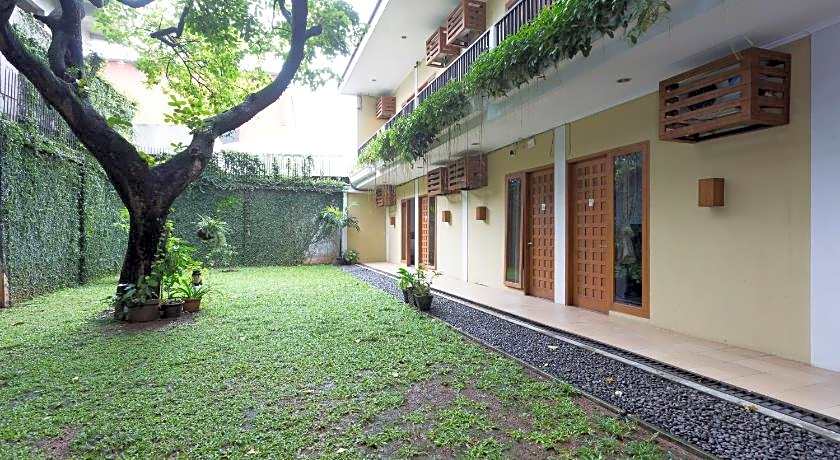 RedDoorz Plus near Cilandak Town Square 2