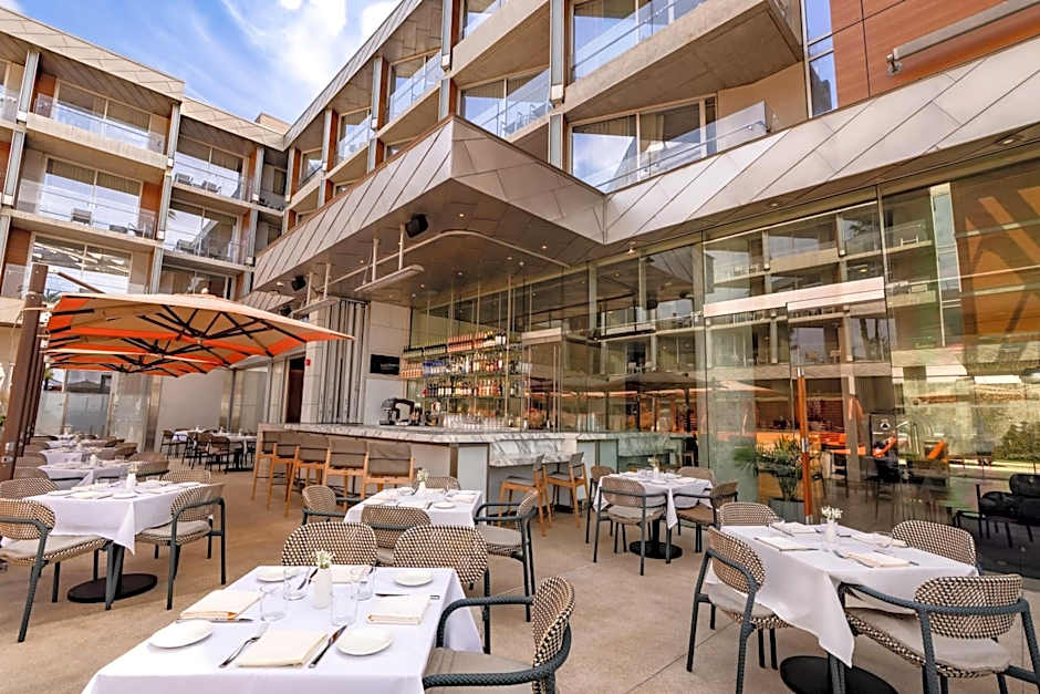 Shore Hotel