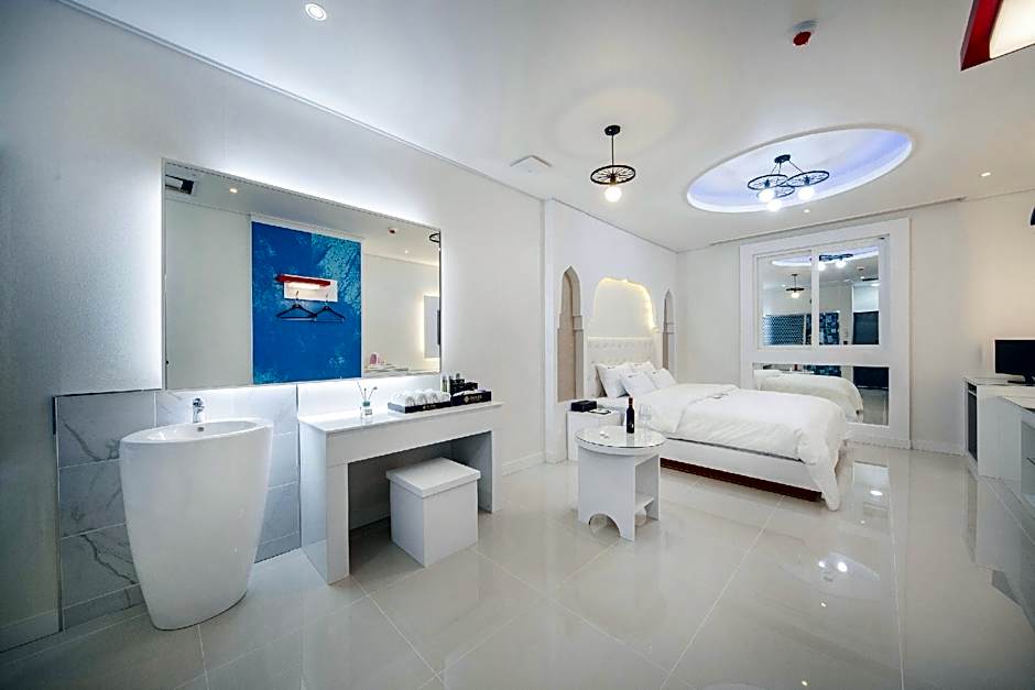 1 Double Bed — 15 fotoğraftan 1. fotoğraf