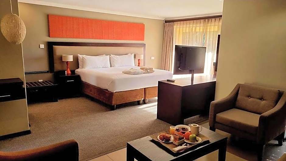 Cresta Riley's Hotel