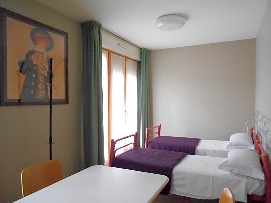 Photo 1 of 4 of Quadruple Room with Private Bathroom