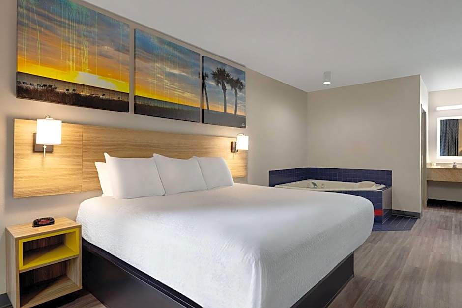 Days Inn by Wyndham Blythewood North Columbia