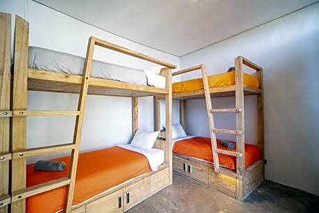 8-Bed Mixed Dormitory Room
