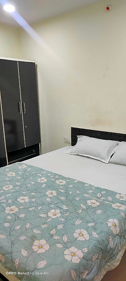 OYO Flagship Hotel Delight Inn