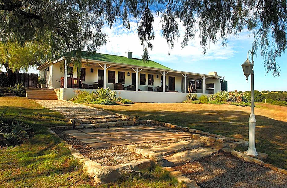 Leeuwenbosch Shearers Lodge - Amakhala Game Reserve