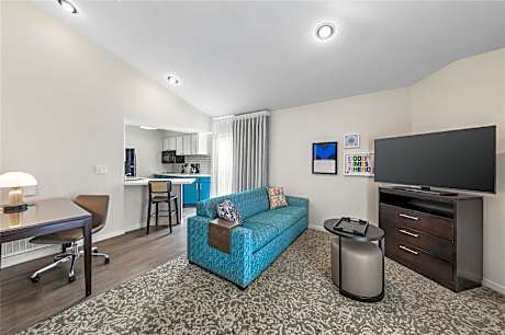 Mobility Accessible One Bedroom Suite Queen Bathtub