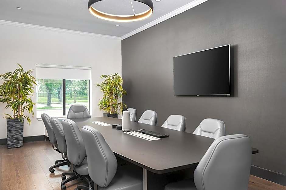 Champions Club and Hotel Houston Westchase