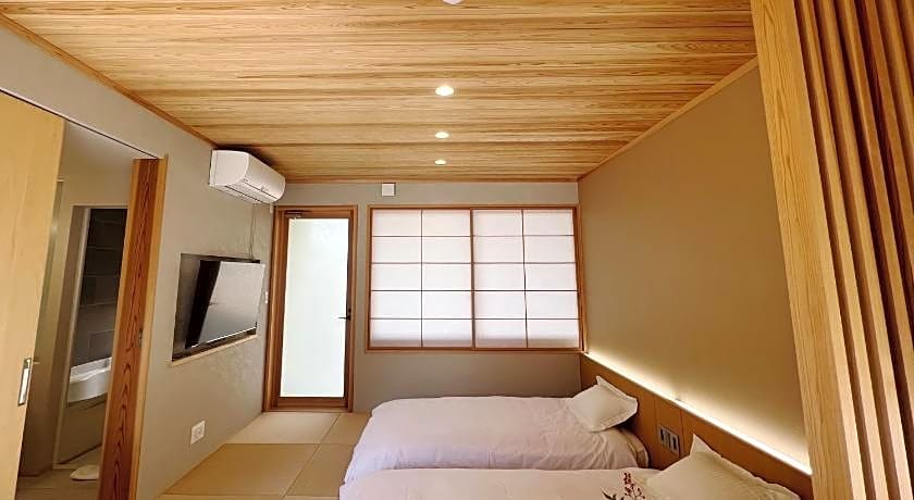 Kansai Airport Pine Villa