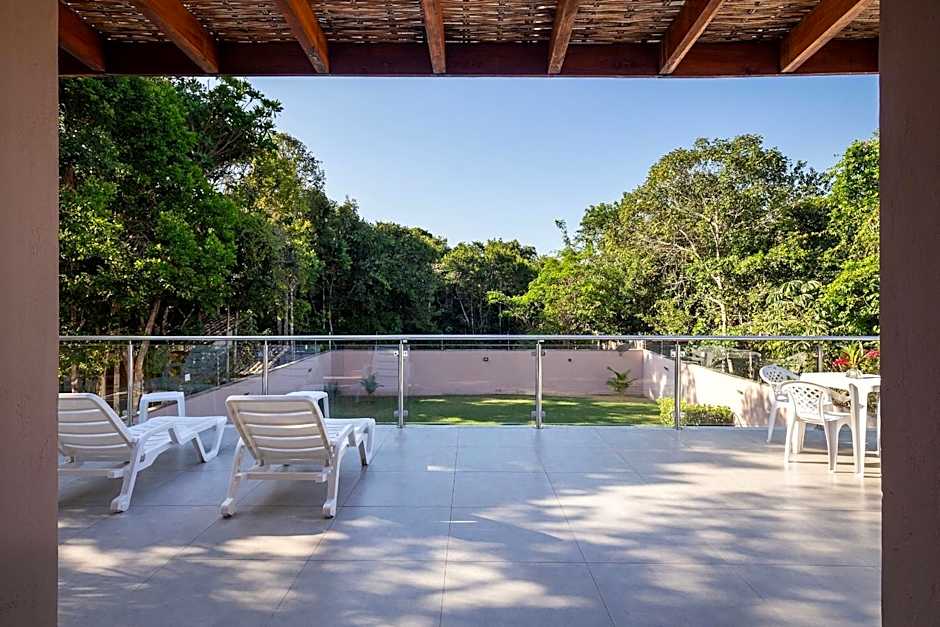 Casa com Piscina e Churrasqueira Privativa !