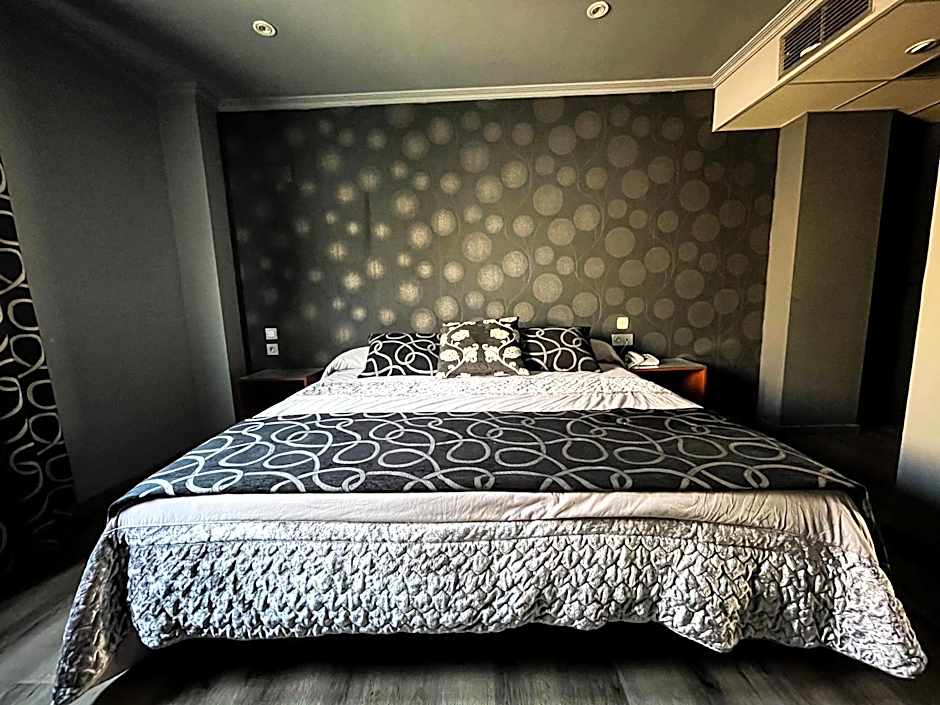 Zdjęcie 1 z 19 — 1 King Bed Suite