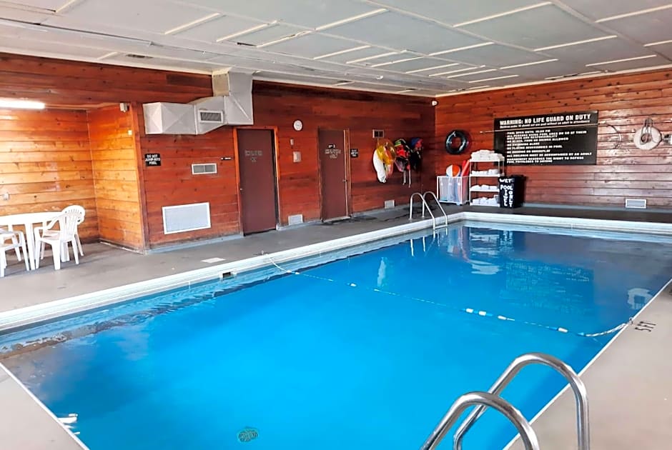 Super 8 by Wyndham Watertown