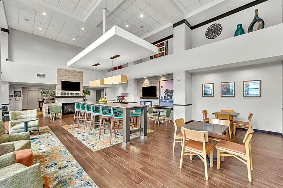 Hampton Inn By Hilton & Suites Kenosha