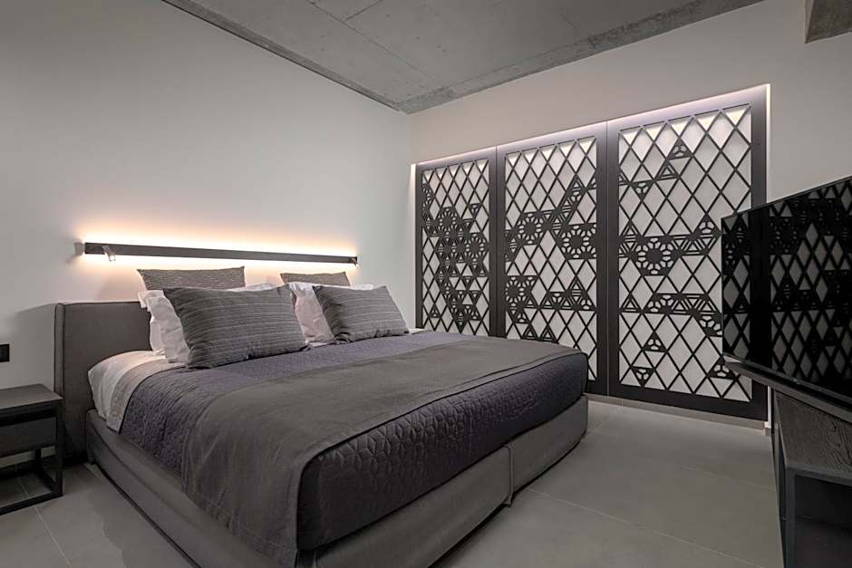 Essence Suites Downtown Suites - Adults Only