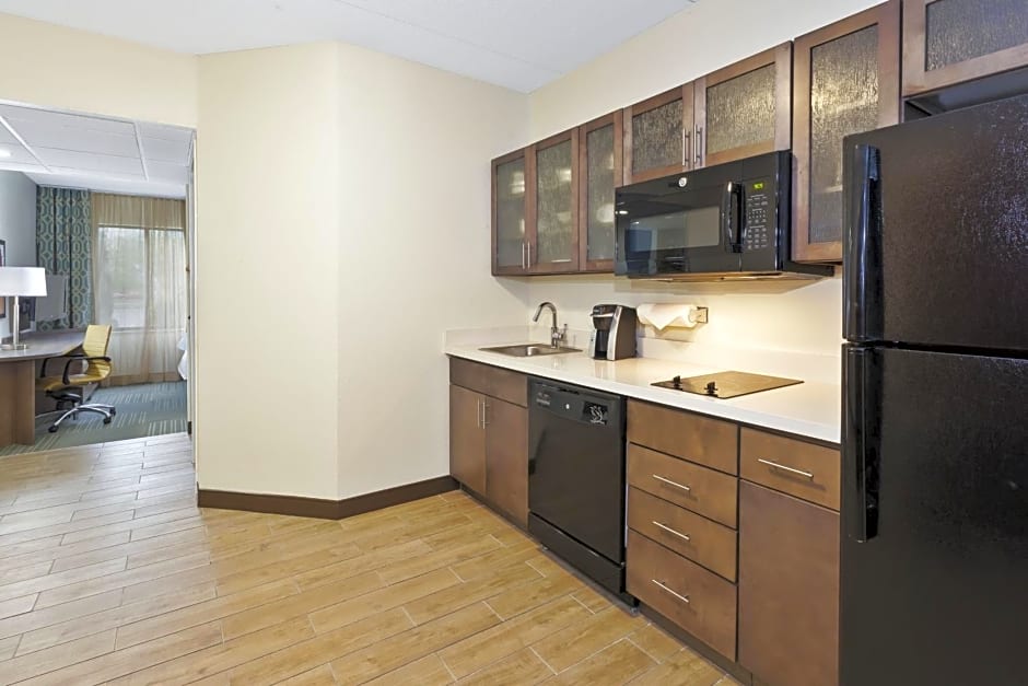 Candlewood Suites Grand Rapids Airport, an IHG Hotel