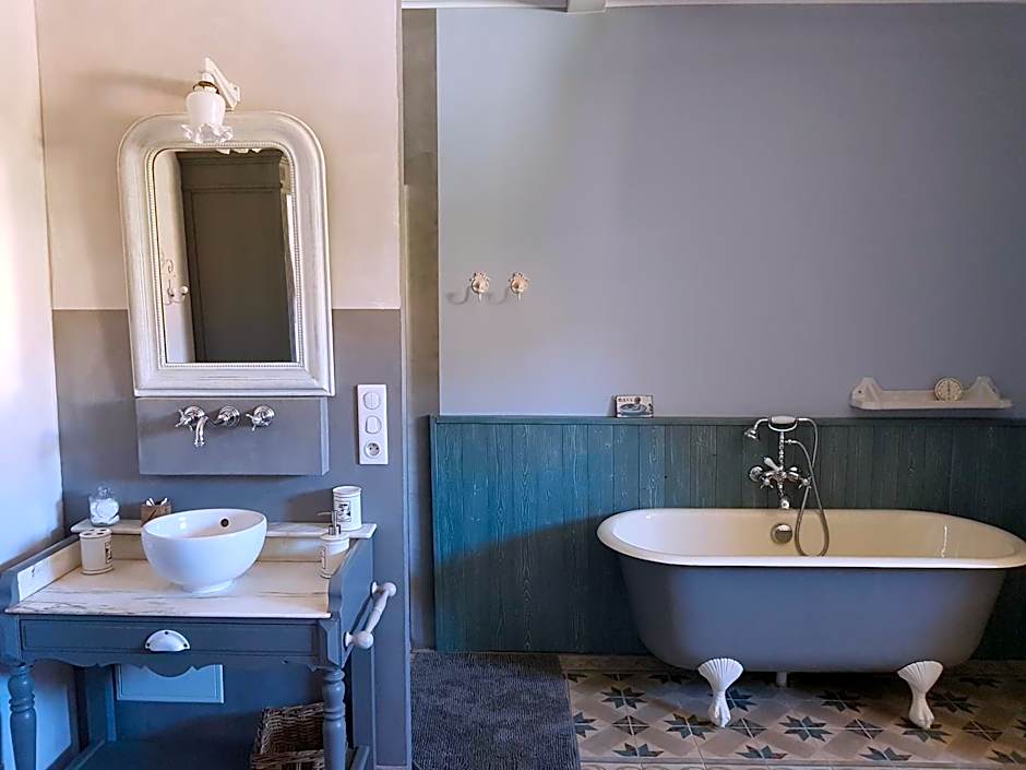 CHAMBRES D'HÔTES L'Oréliane en Provence Adults Only