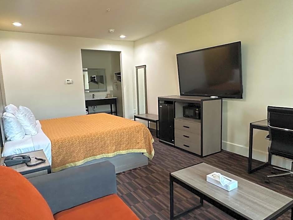 Scottish Inn and Suites