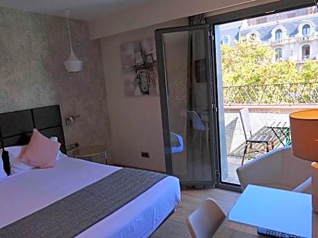Superior Double Room with Balcony