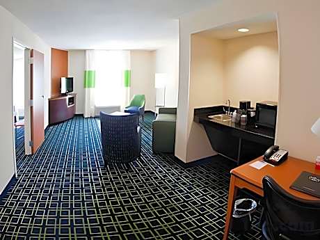 1 Bedroom Suite, 1 King, Sofa bed