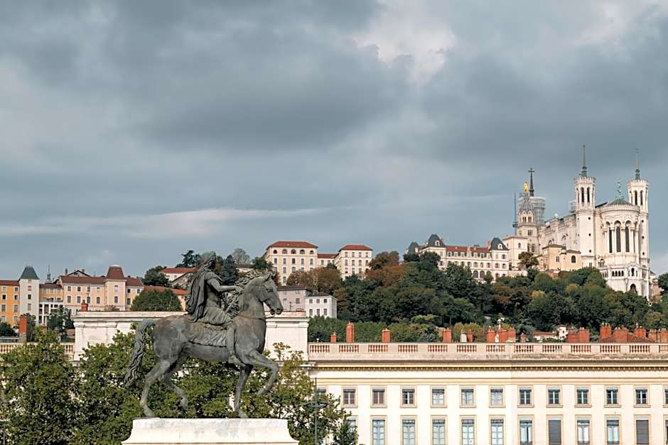 Hôtel Charlemagne by Happyculture