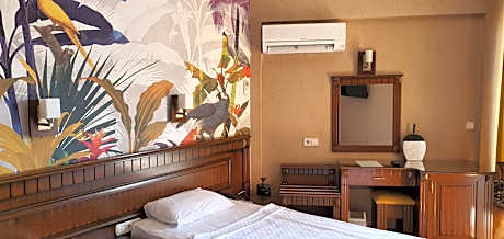 Double Room with Balcony and Sea View