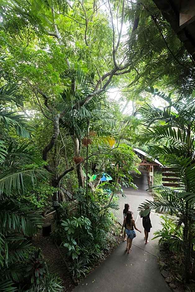 Airlie Beach Magnums - Adults Only