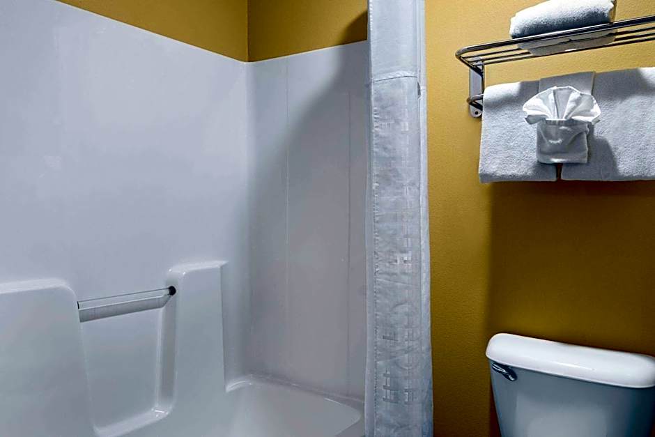 Super 8 by Wyndham Dyersville